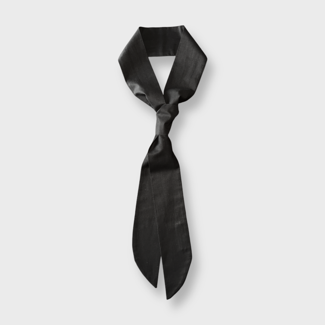 Foulard cravattino nero annodato - Black cat